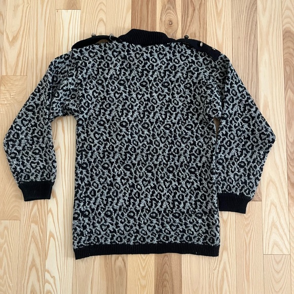 Vintage Black and Grey Leopard Print Sweater - Picture 3 of 3